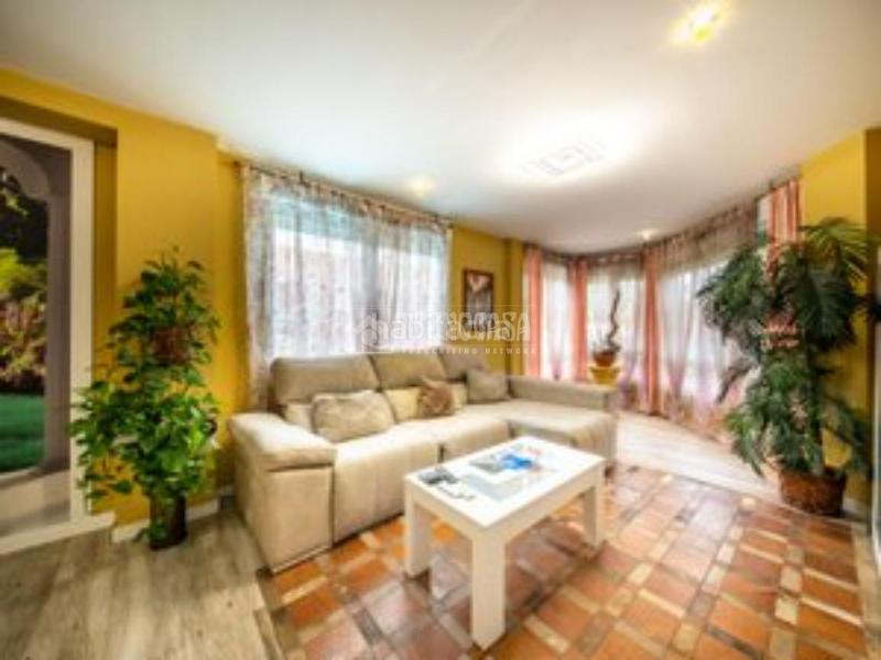 Foto b06986f2-cdbf-43b2-a390-a52f58a46bff. Casa  en venta en Fresnos I y II Torrejón de Ardoz