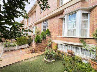 Casa aparellada a Fresnos I y II. Casa en venta en torrejón de ardoz