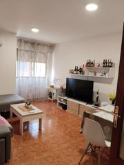 Miete Appartement  Calle san pablo. Disponible para mayo  piso semiamueblado 2 dormitorios