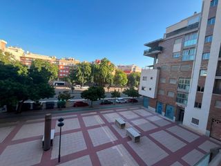 Location Appartement  Calle embajador inocencio arias peatonal. Amplio piso en el corazón de príncipe de asturias  tu nuevo hoga