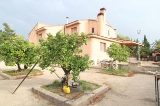 Casa  Carrer jose lamaigniere. Romaica presenta chalet en el centro de san juan pueblo  con mat