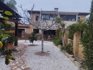 Maison  Capricorn. Amplio chalet en la almajada