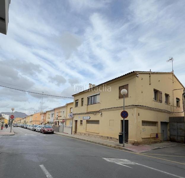 Foto d869aa22-d42f-44c3-9db8-4dcabd562cc0. Casa  con local en Petrer