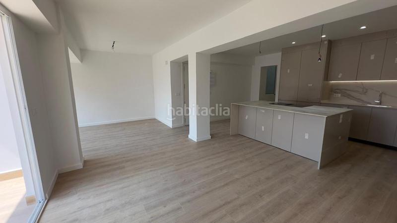 Foto b7bc2d2d-0867-404c-af4e-0efaada44c26. Piso en reyes católicos 28 venta piso reyes catolicos en Alicante