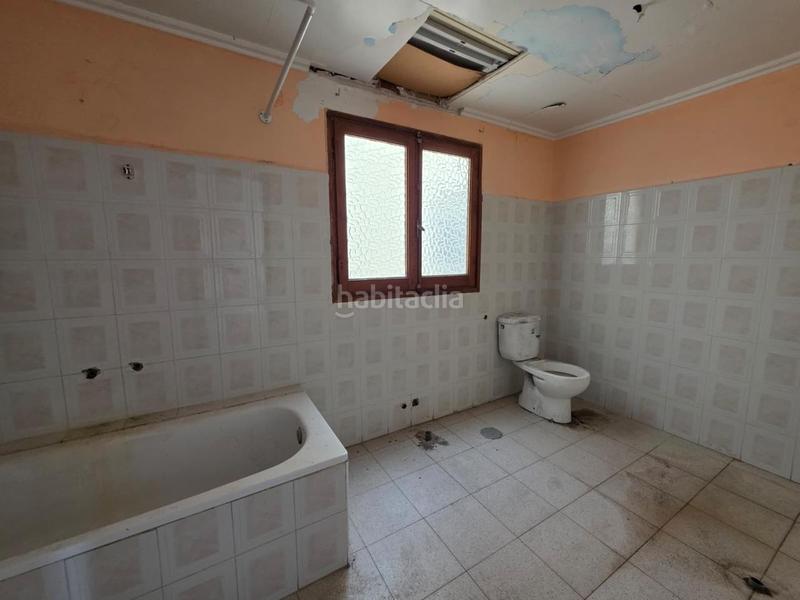 Foto b2e5bdb6-2c9a-482a-b0c3-47344b21ef53. Piso  a reformar en Sax