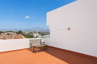 Attique à Avenida de benidor 39. San juan atico venta