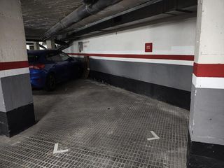 Parking coche  Augusta. Plaza de parking en venta en la exclusiva zona de v�a augustamit