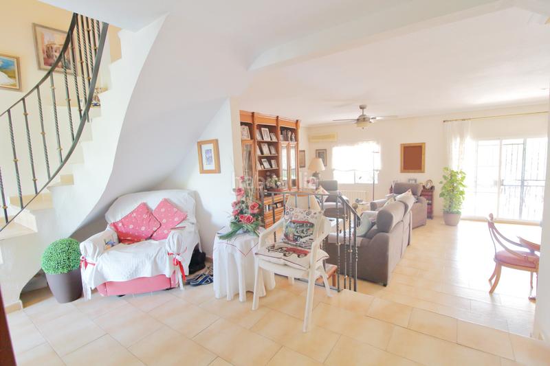 Foto 2718d9f6-31b9-4b7a-8750-f1403931c6d4. Rent semi detached house with heating pool in Playa del Puig El Puig de Santa Maria