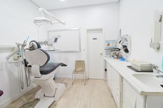 Traspàs Local Comercial  Carrer d'albocàsser. Clinica dental en traspaso