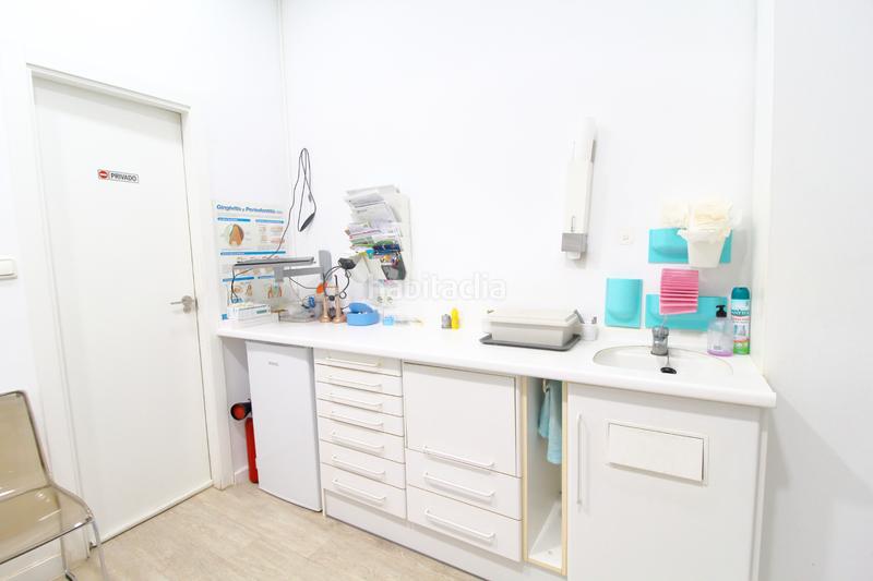 Foto 472927e8-47dd-462b-b926-a08680fc91eb. Traspaso local comercial clinica dental en traspaso en Valencia