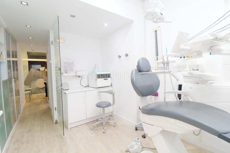 Foto 63f9f631-5c9d-40db-a76f-1aa154c7368e. Traspaso local comercial clinica dental en traspaso en Valencia