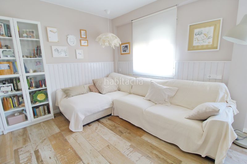 Foto 410859d9-beb1-4fcb-8f96-847871c680c3. Piso en Barrio Benicalap Valencia