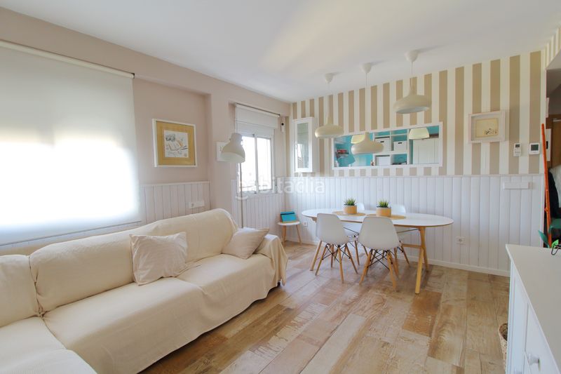 Foto 6e19aa15-e2b5-4909-bf59-200570e577c7. Piso en Barrio Benicalap Valencia