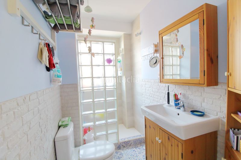 Foto bcd4d68e-d39a-43a6-b228-4f3ba3f8fd64. Piso en Barrio Benicalap Valencia