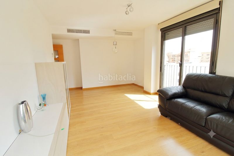 Foto 820a4635-59fa-4bbe-ba10-a5688a25699f. Pis amb aparcament a Torrefiel Valencia