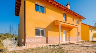 Casa  Saulons den deu. Gran casa chalet a " saulons d'en deu", tocando a sant feliu