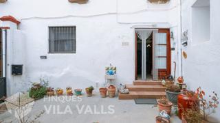 Casa  Basella. Casa rústica de 290 m2 construidos en el centro del pueblo