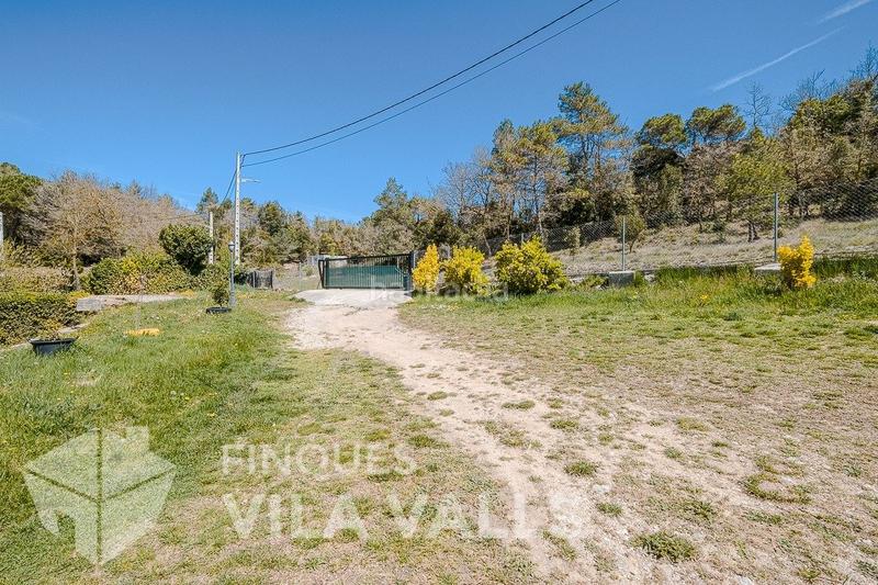 Foto 03df9244-e458-4a3d-be58-92b9570b3a66. Casa  de estilo rural con 3000 m! en Castellcir