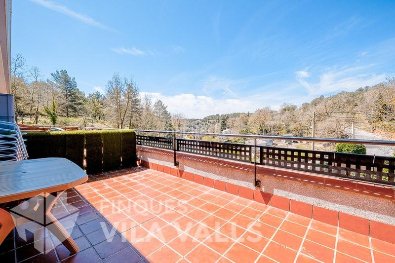 Foto 1cfefef2-8e59-4230-ade4-22206a602f78. Casa  de estilo rural con 3000 m! en Castellcir