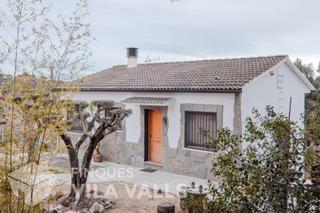 Casa a Sentmenat. Finca urbana de estilo rustico en can fargues con 2700m de parce