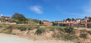 Terreny residencial a Sant Feliu de Codines. Dos solars de costat para edificar 1 ó 2 cases zona les escoles