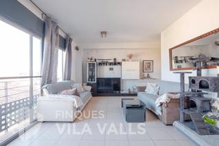 Casa adossada a Sant Feliu de Codines. Casa pareada muy céntrica. semi nueva!
