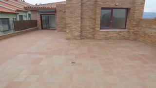 Lloguer Pis  Calle passatge jorba. Atico precioso semi nuevo, 3 h., 2 b. con ascensor y terraza de