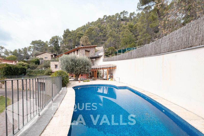 Foto cd220ec9-5c3e-47e6-a651-76b449a2f64c. Xalet amb aparcament piscina a Gallifa