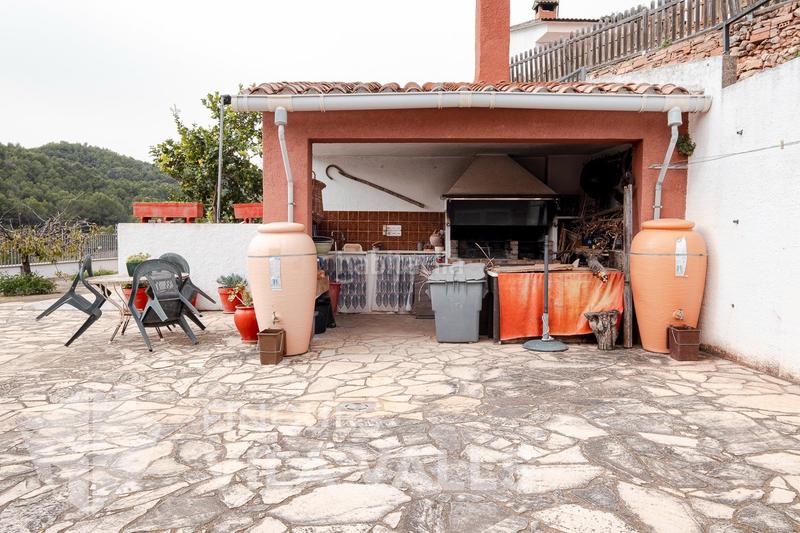 Foto 9c9e803f-3e7a-4403-a8de-24b601001cc3. Xalet amb calefacció aparcament piscina a Sant Feliu de Codines