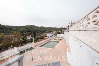 Xalet  C dels ocells. Casa familiar con amplio jard�n, segunda vivienda y piscina