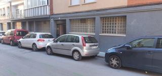 Local Comercial a Caldes de Montbui. Local comercial apto para tienda, local o aparcamiento