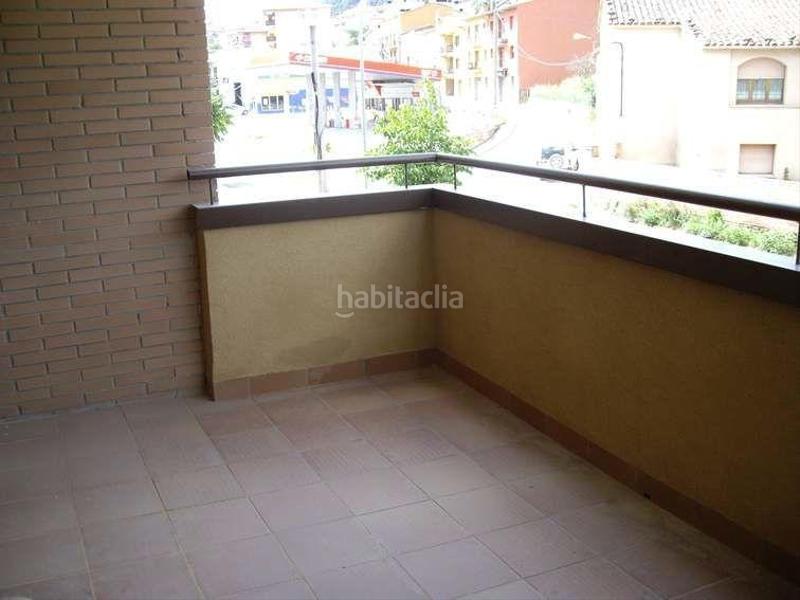 Foto 910c2d2f-8db4-429a-95d9-029363d6b1d0. Piso  seminuevo en el centro ideal para inversores en Moià