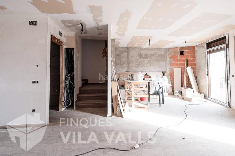 Foto 49d74754-8573-4a73-a9c2-cfd9f89340bd. Casa distribución inteligente en 4 plantas! en Castellterçol