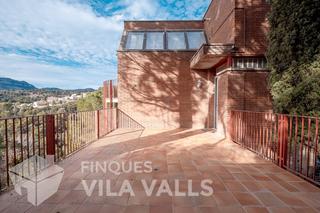 Xalet  Pompeu fabra. Xalet amb encant millor zona del poble, jardí i vistes