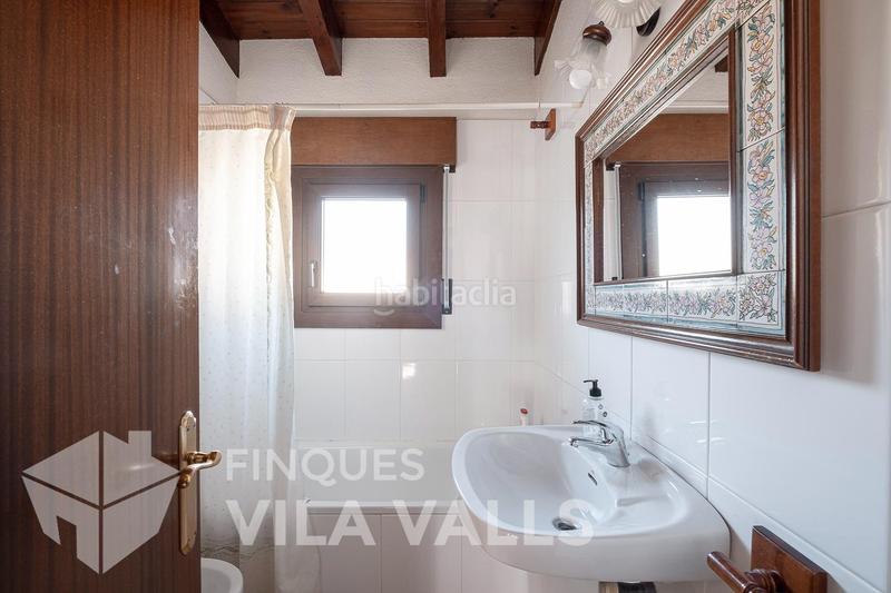 Foto 3ca70468-1615-4ef8-b85e-bd167841ae2b. Casa  de piedra en el centro con jardín en Castellcir