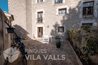 Maison  Marfà. Casa de piedra en el centro con jardín