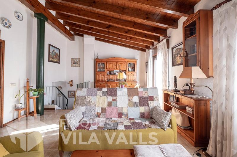 Foto e6e0dcb5-2b8e-449d-9624-6464c971e095. Casa  de piedra en el centro con jardín en Castellcir