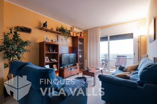 Pis  C doctor fleming. Piso con terraza y zona comunitaria en sant feliu de codines