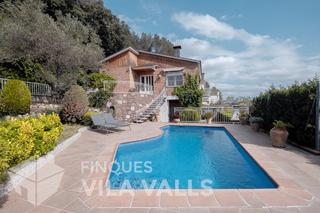 Chalet  Manolo hugue. Preciosa casa dentro del pueblo con piscina