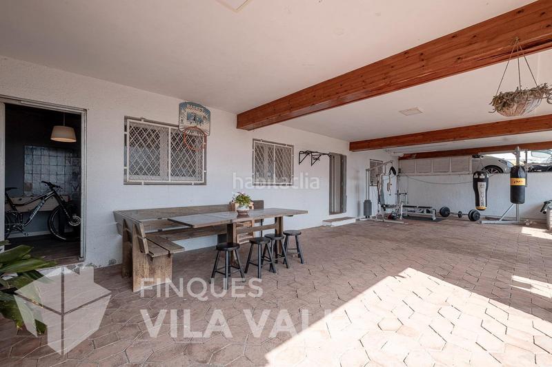 Foto 0c1a25de-2267-4197-a039-24f0c2bc99fc. Chalet preciosa casa dentro del pueblo con piscina en Sant Feliu de Codines