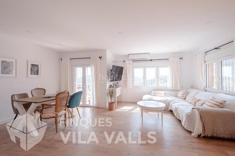 Foto 0d3d0bc4-f495-4409-aba0-067c601c8f03. Chalet preciosa casa dentro del pueblo con piscina en Sant Feliu de Codines