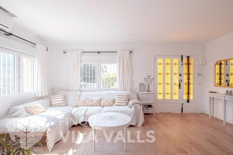 Foto 29ae47cd-7b16-41b4-87e9-36f02b4ede31. Chalet preciosa casa dentro del pueblo con piscina en Sant Feliu de Codines