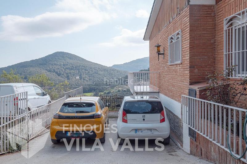 Foto 9d99411a-2d25-4d9b-b5b6-9371677f27a7. Chalet preciosa casa dentro del pueblo con piscina en Sant Feliu de Codines
