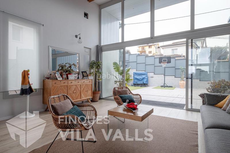 Foto ecebfddb-d8aa-43c3-a3b9-e6504febd219. Chalet diseño espectacular en una planta en Palau-solità i Plegamans