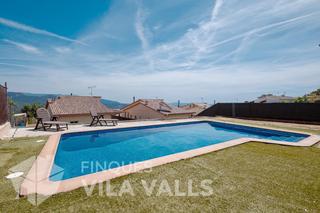 Xalet  C del bages. Casa con jardín, piscina y espacios amplios  ideal!