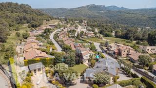 Xalet  Carrer c alzina vella. Chalet con vistas a la montaña y hermoso jardín
