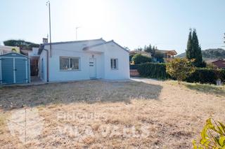 Xalet  Calle tramuntana. Encantadora casa en una planta reformada en una sola planta con