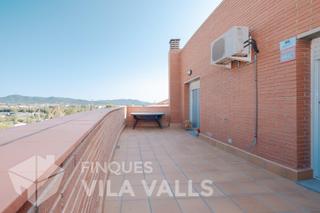 Pis  Avenida catalunya. Espectacular ático en parets del vallès!
