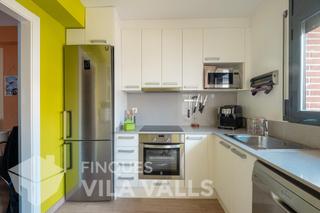 Piso  Osona. Atico dúplex semi nuevo con pk y trastero incluidos