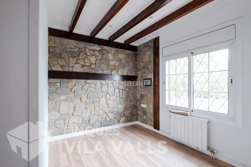 Foto c0ec3b78-acd4-414c-8156-07d7b1455289. Chalet con riscaldamento parcheggio piscina in Santa Eulàlia de Ronçana